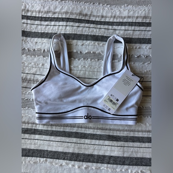 ALO Yoga Airbrush Heart Throb Bra NWT S - Picture 6 of 8